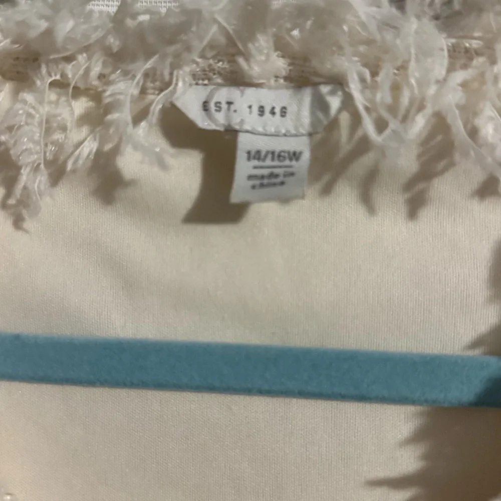 Fun Cream Faux Fur Vest - Picture 2 of 5